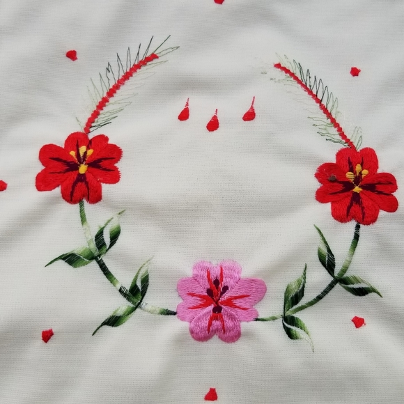 Set of 2 Handmade Vintage Stitch Floral Pillow Covers - Picture 5 of 8